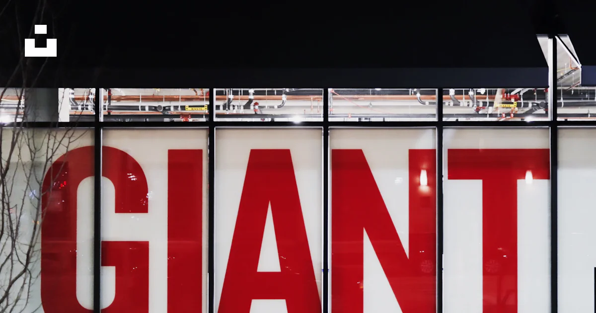 GIANT signage photo – Free Red Image on Unsplash