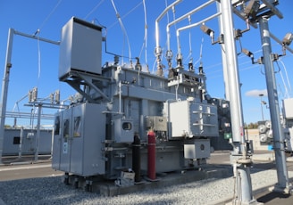 white electric power generator