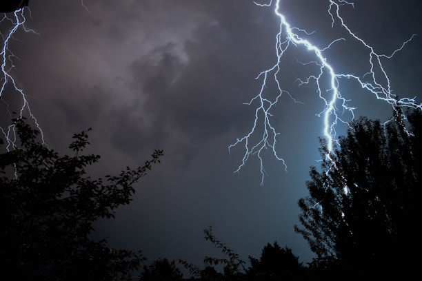 photograph of lightning strike