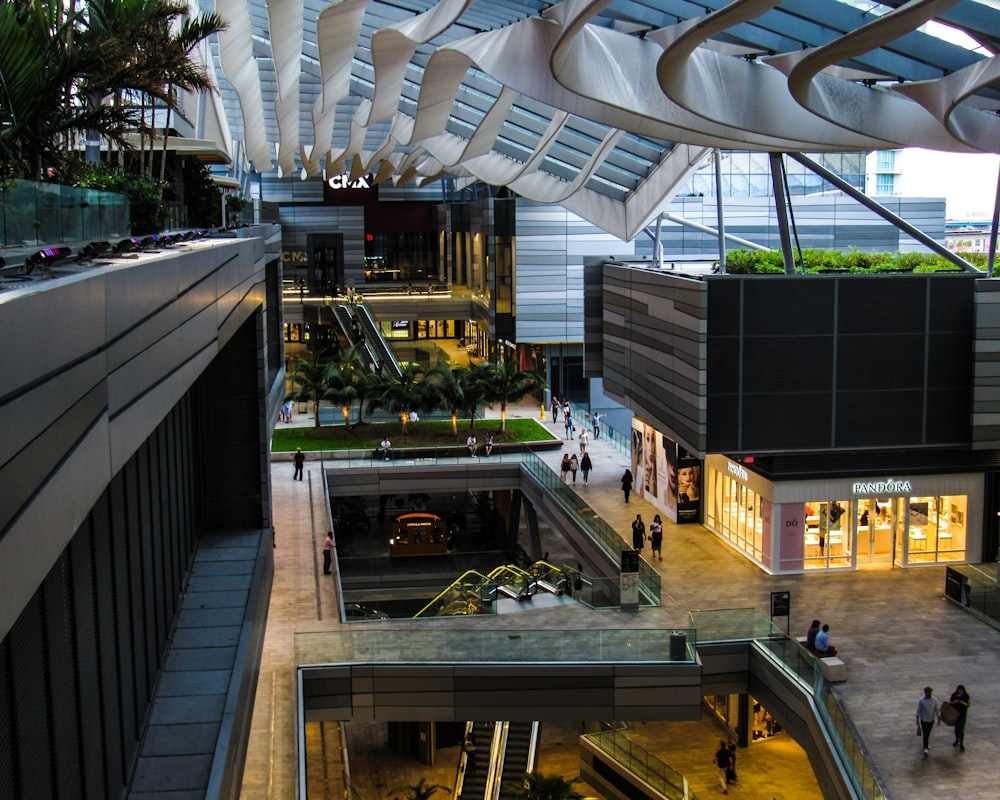 Vue de l’intérieur du centre commercial