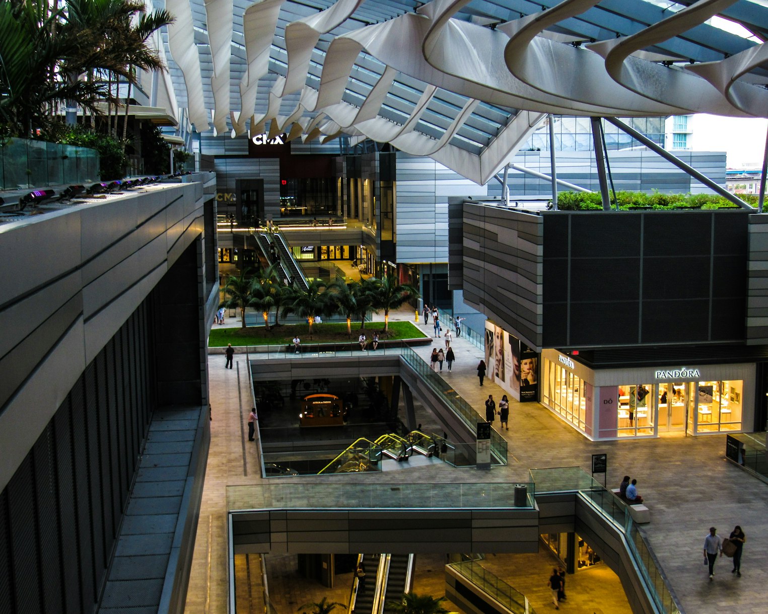 Shops inside a train station in Miami (Ussama Azam via Unsplash)