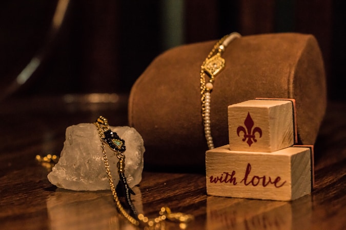 Cherishing Memories: The Art of Personalized Jewelry