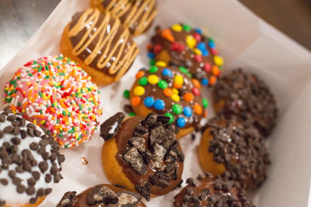 verschiedene Donuts in der Box