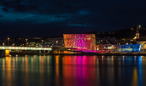 Building near lake — Linz, Austria