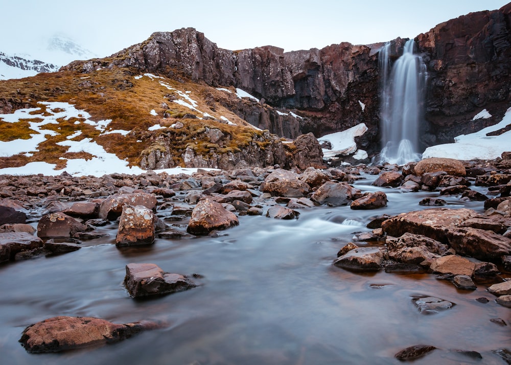 timelapse photo of waterfalls during daytime