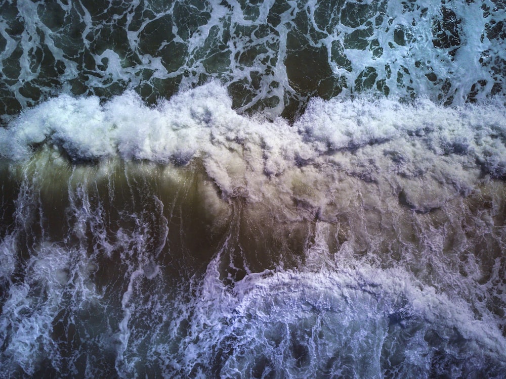 water splashing high angle photography