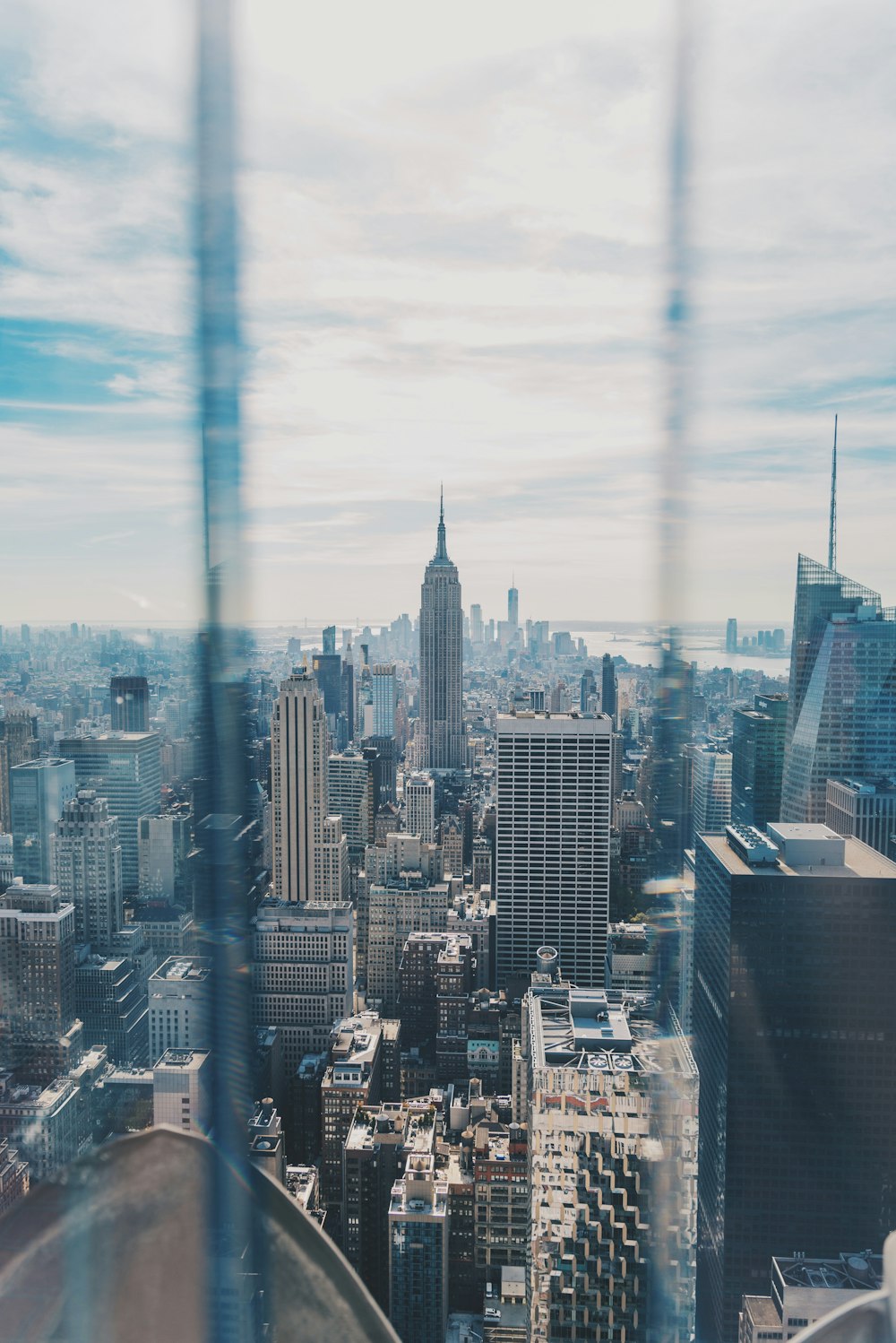 Luftaufnahme des Empire State Building bei Tag