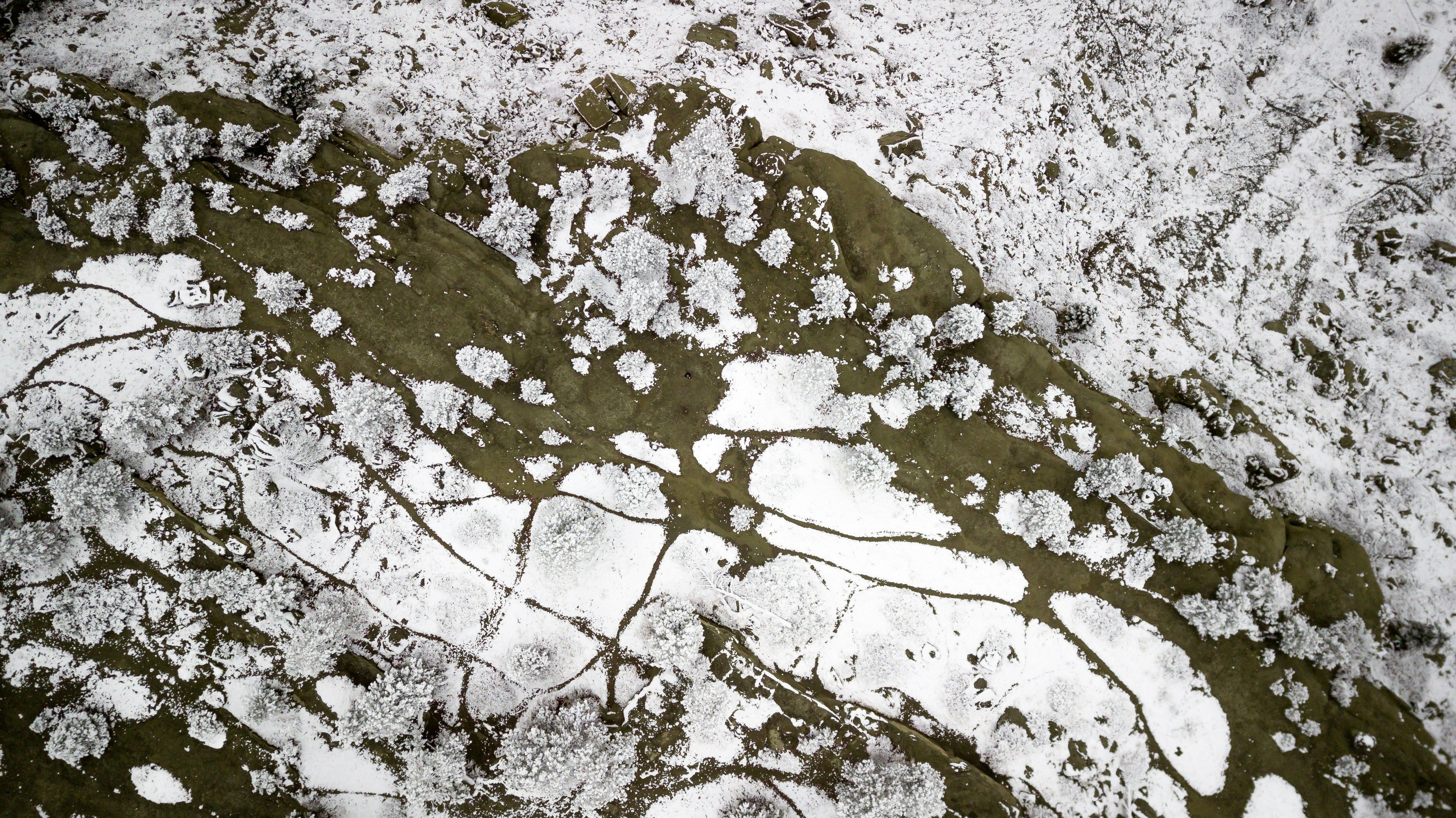 close-up photo of mountain covered with snow