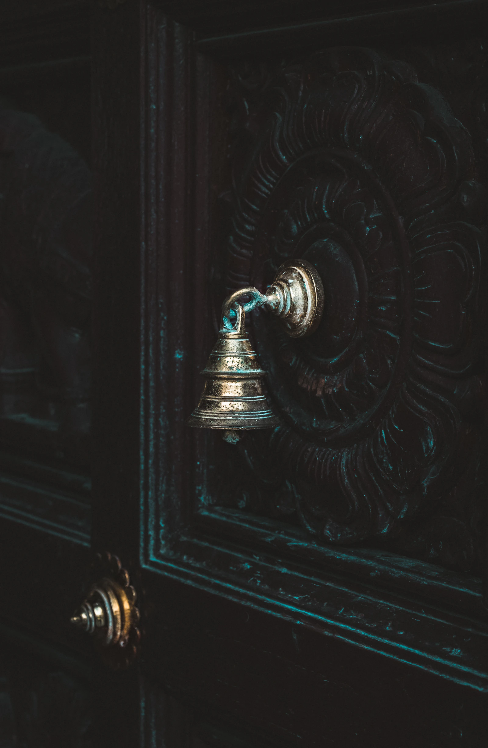Sonnette sur une porte d'entrée