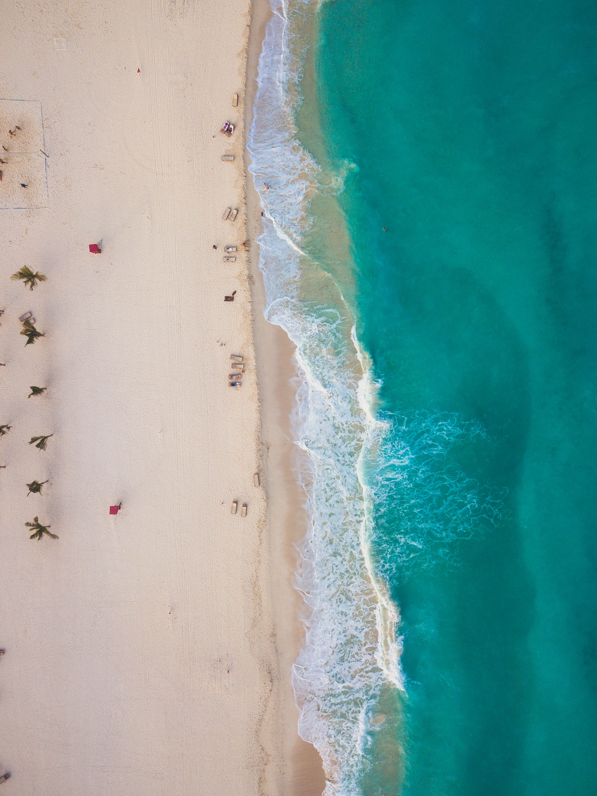 Vue a&eacute;rienne du littoral turquoise de Canc&uacute;n, &Eacute;tat du Quintana Roo o&ugrave; s&rsquo;applique la Visitax au Mexique