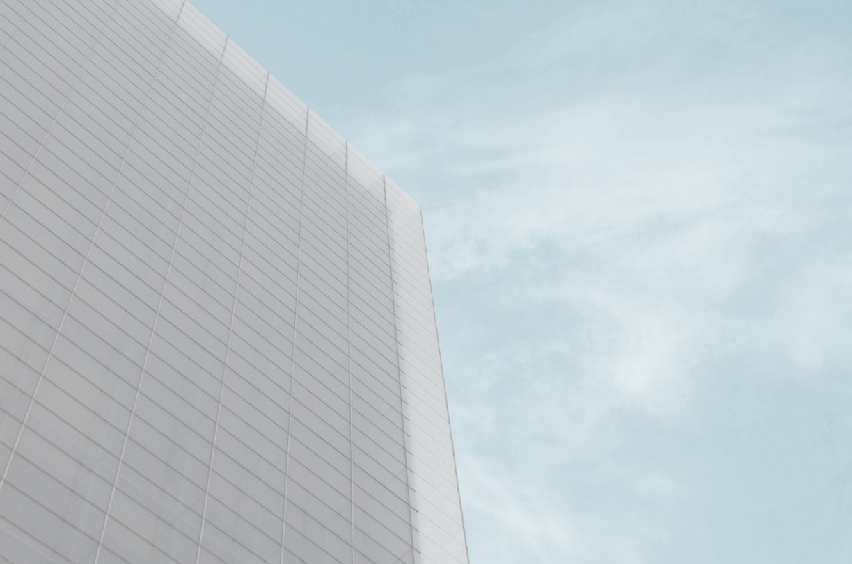 Edificio que representa las oficinas de una consultoría.