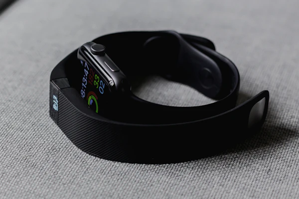 האם שעון כושר באמת עוזר? (Apple Watch vs Garmin)
