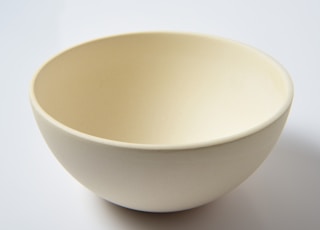 round white ceramic bowl