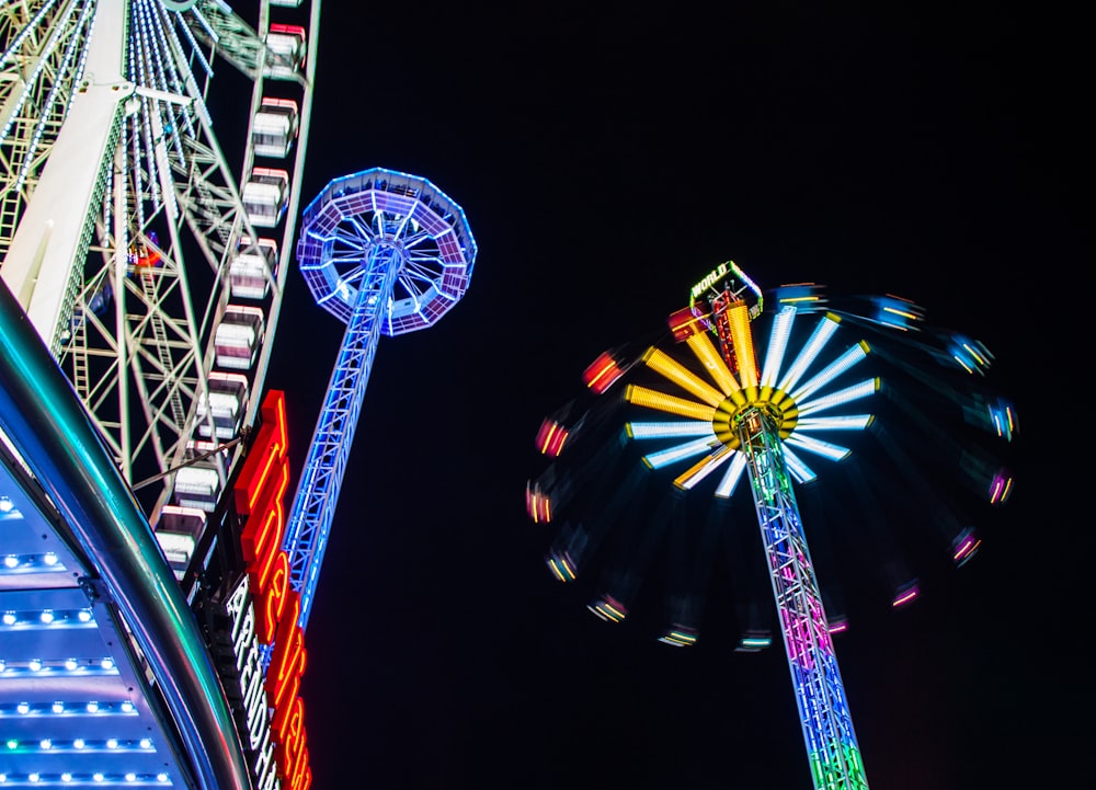 Carnaval iluminado por la noche