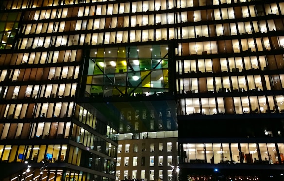 photo 1510130987633 2a82b350a9c2?q=85&w=584&h=438&fit=crop