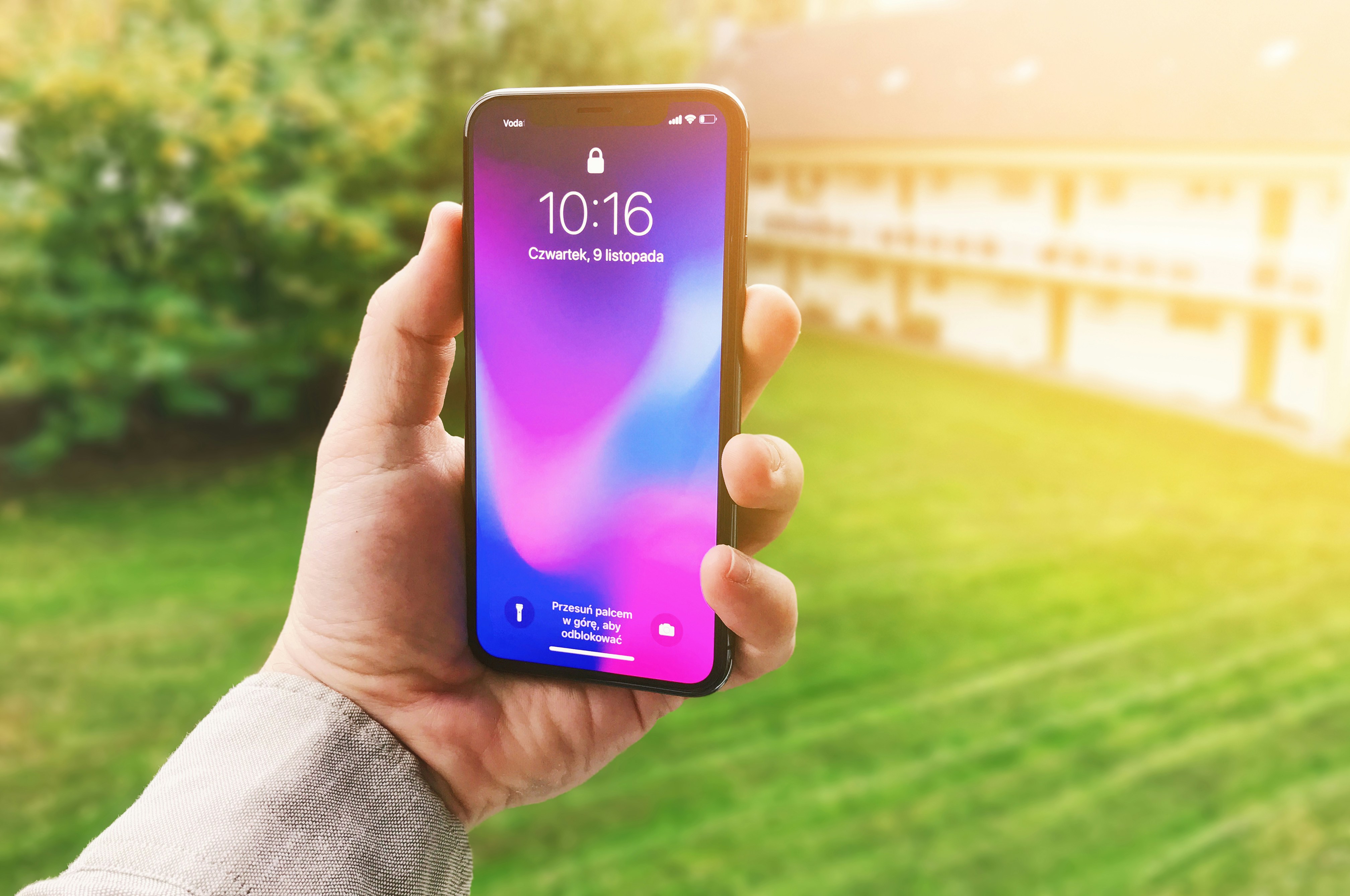 呵护你的智慧伙伴，华为手机清洁全攻略