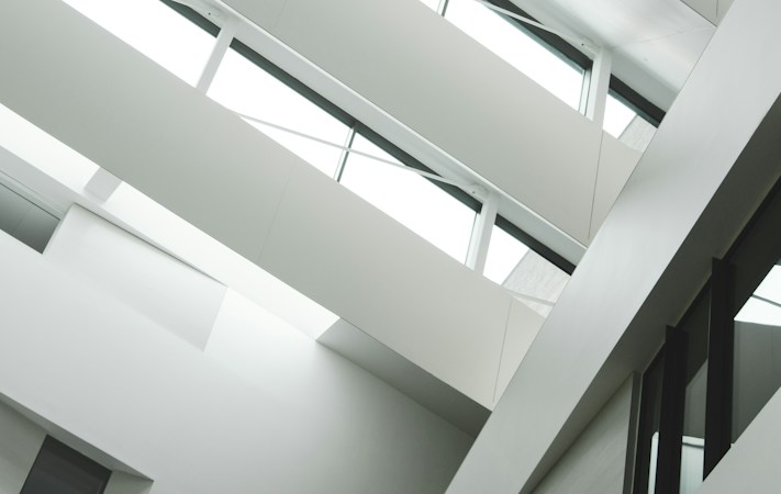 Exploring Features of Modern Visual Design