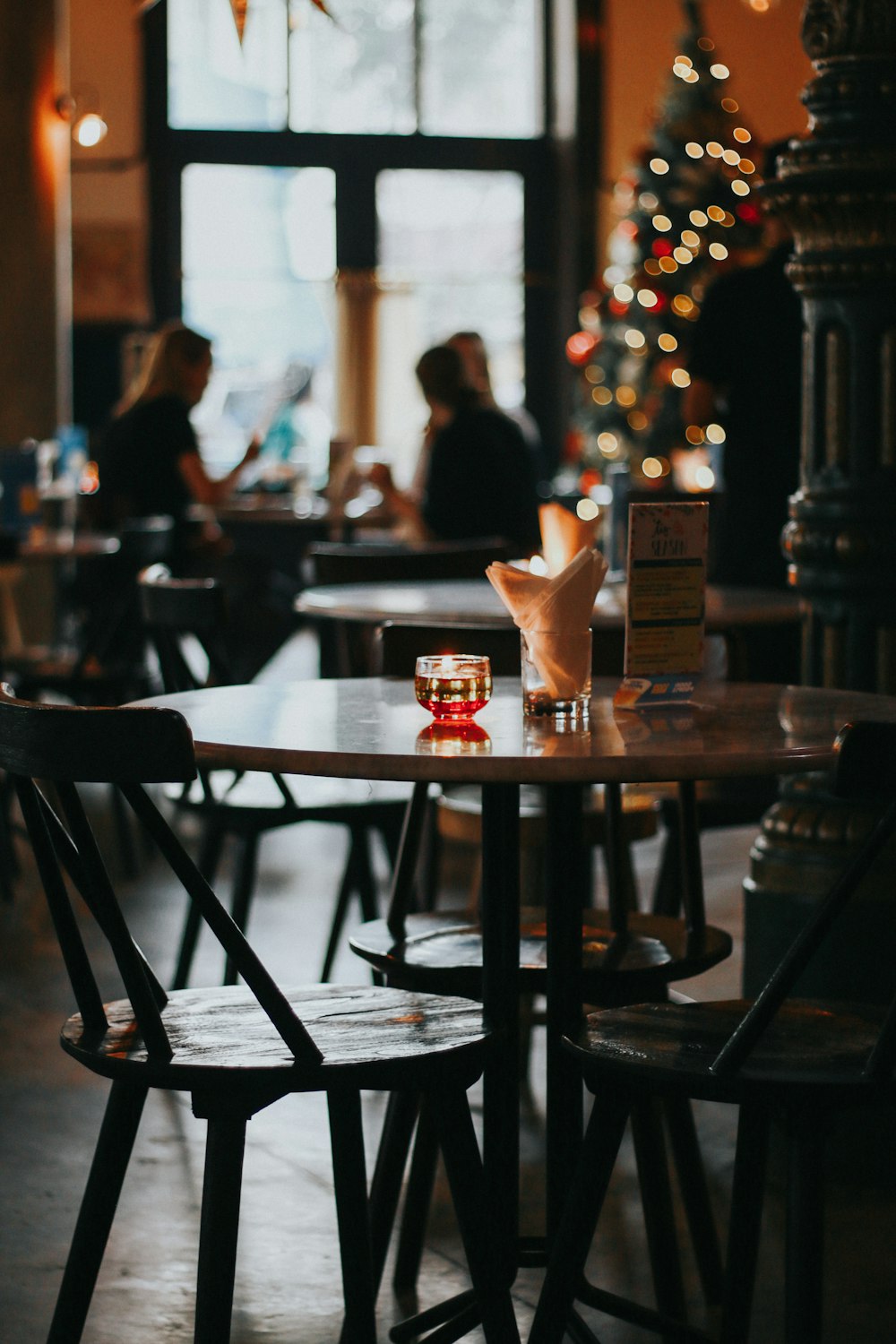 shallow focus photography on table