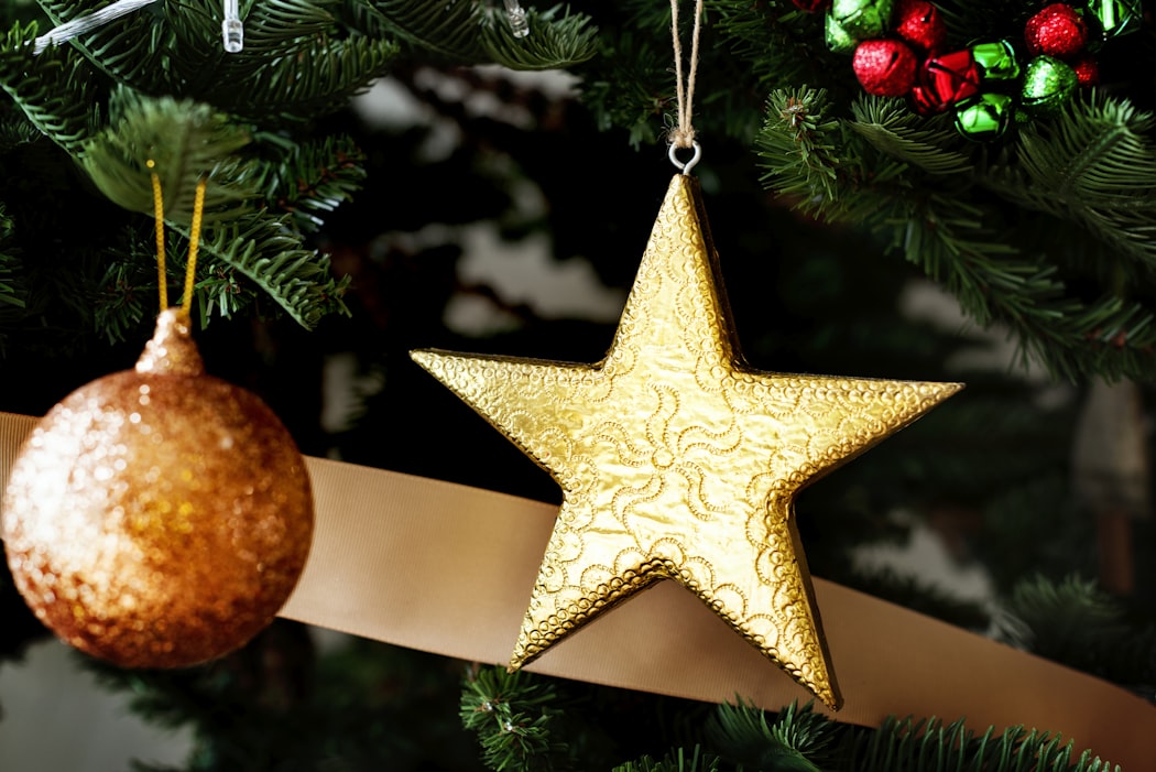 gold star tree ornament