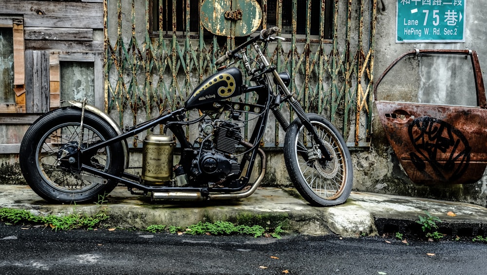 schwarzes Chopper-Motorrad