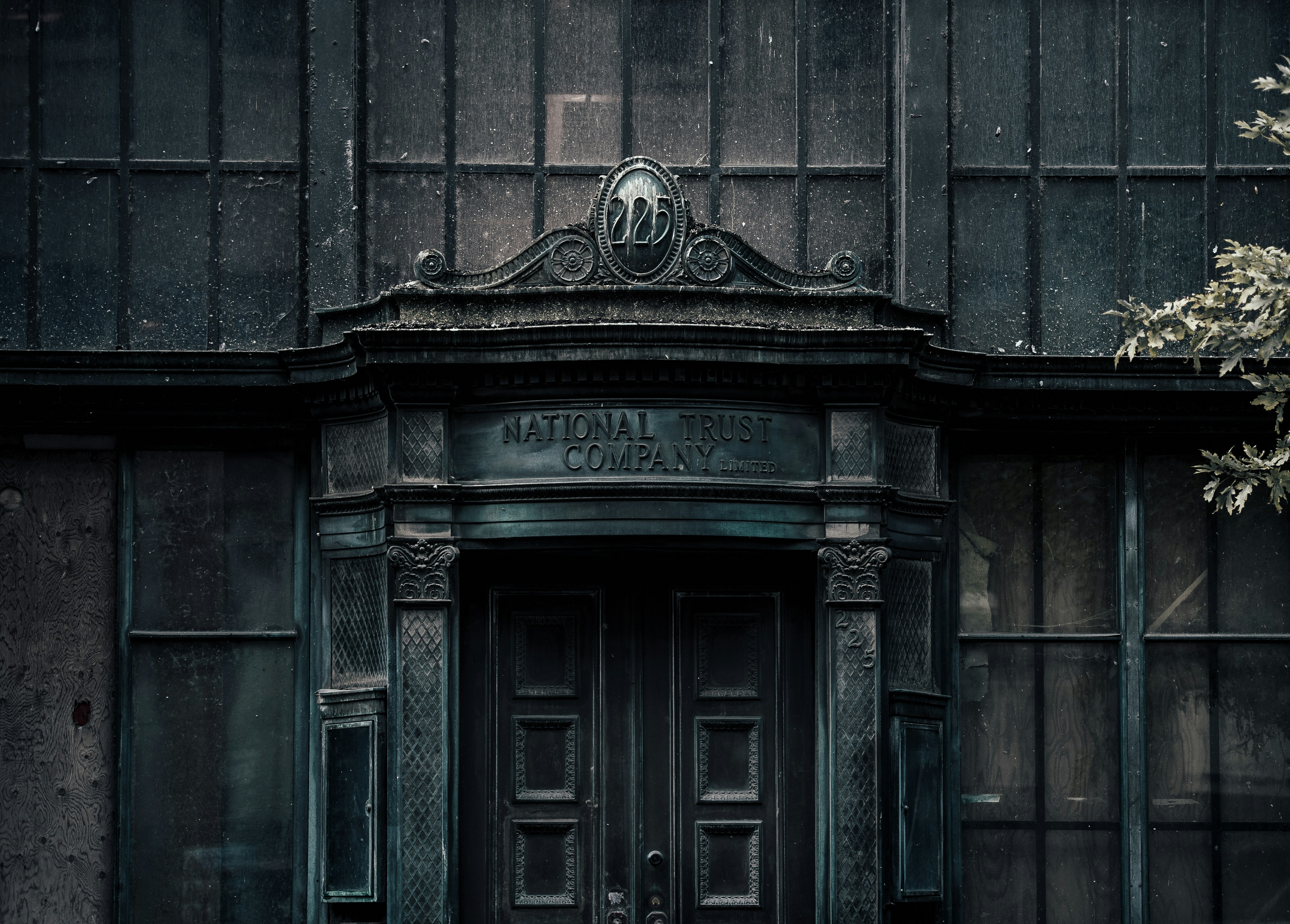 This building is for sale, or it was when I was visiting Montreal. It’s my dream building - all I need to do now is to win the lottery!