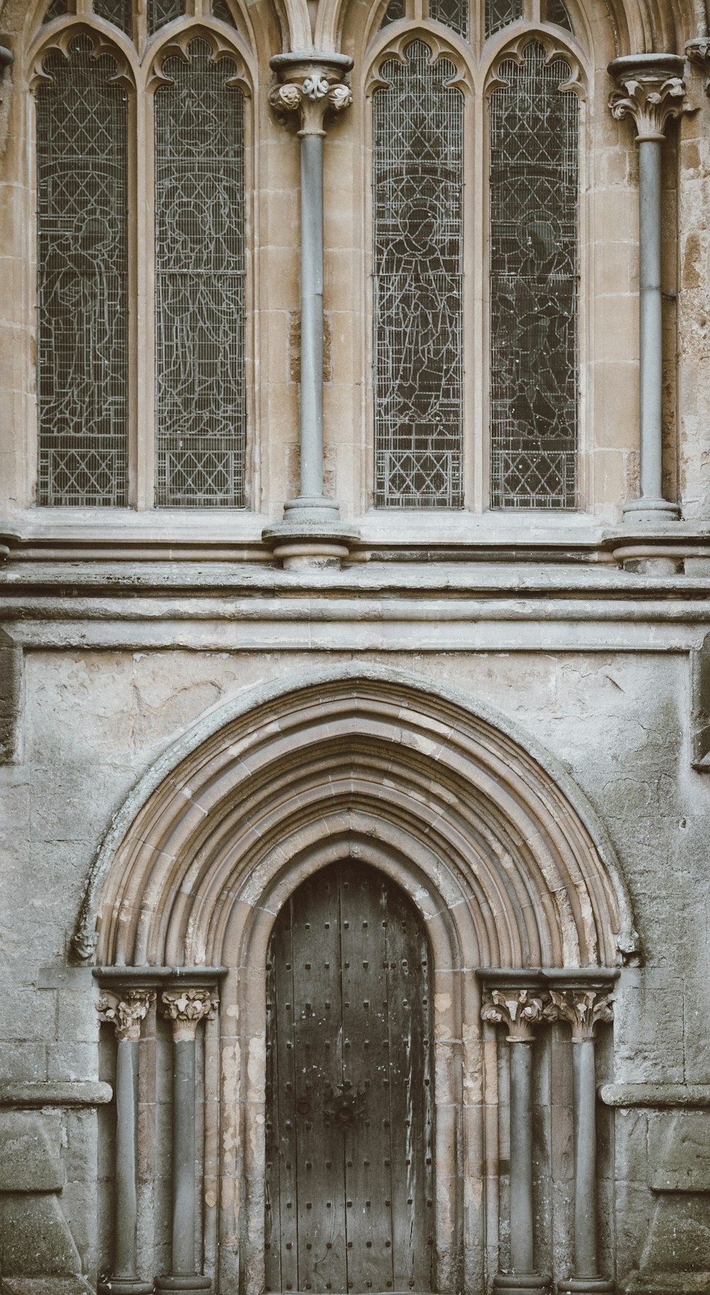 close-up photography of concrete building