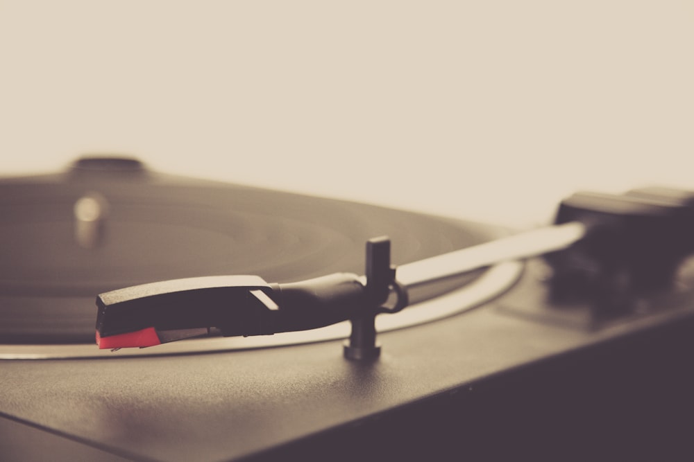 black and gray turntable