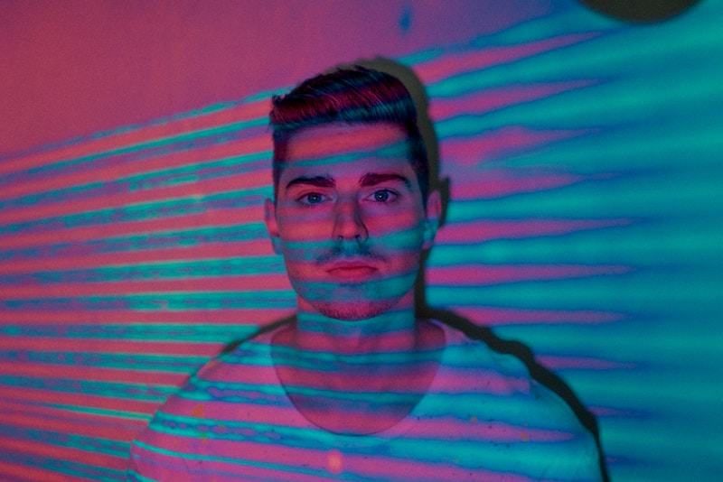 Homme chemise blanche