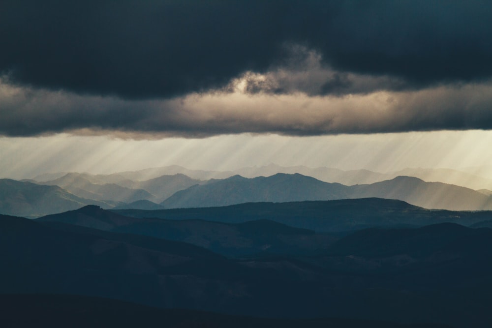 mountains and sun rays lanscapes