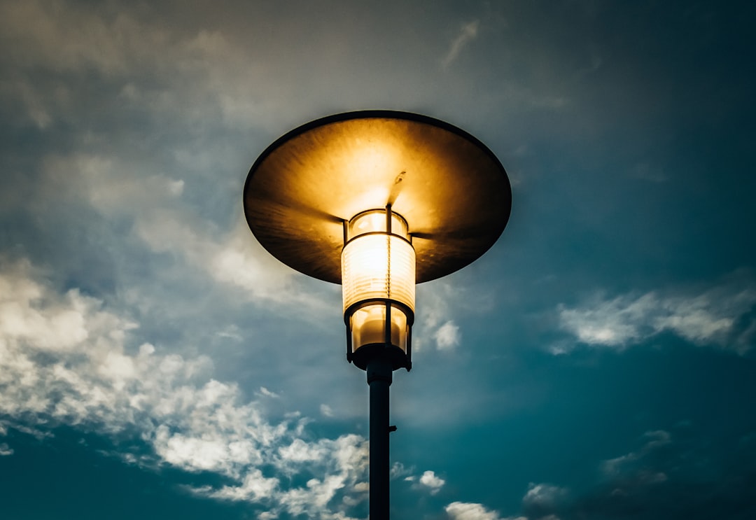 round black street lamp