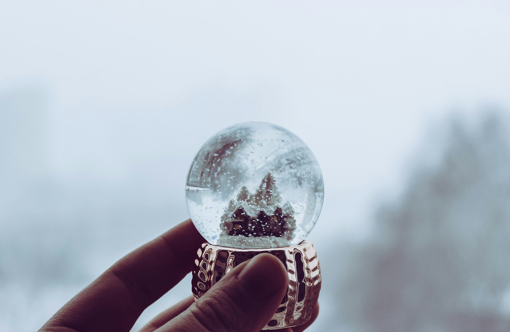 personalised glass snow globe
