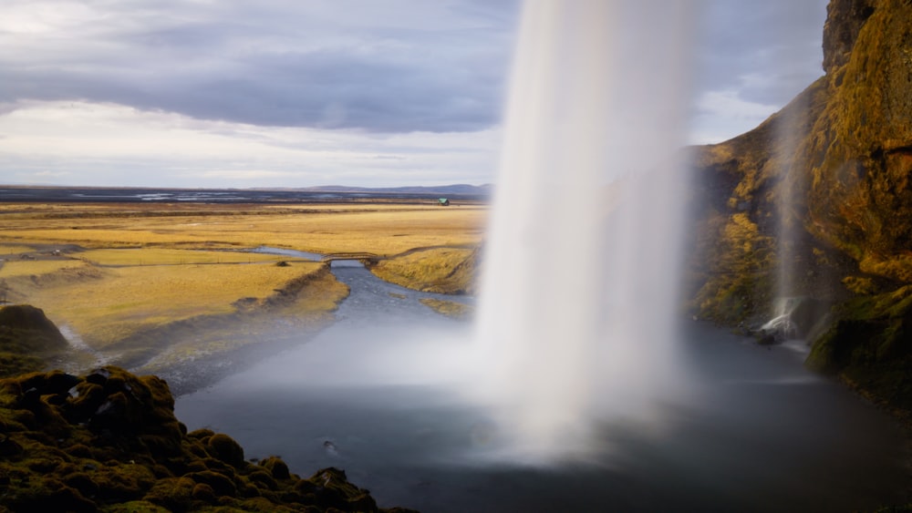 timelapse photo of waterfalls at daytime