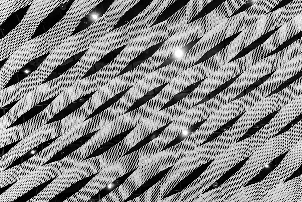 uma foto em preto e branco de um padrão
