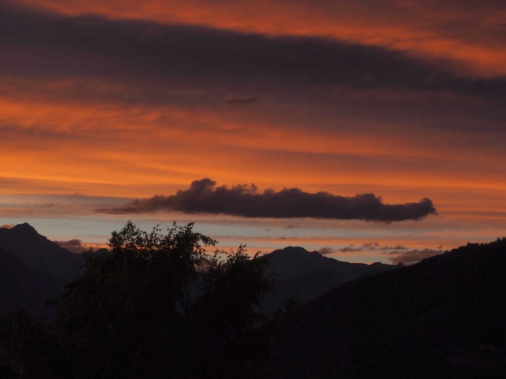 silhouette de montagne