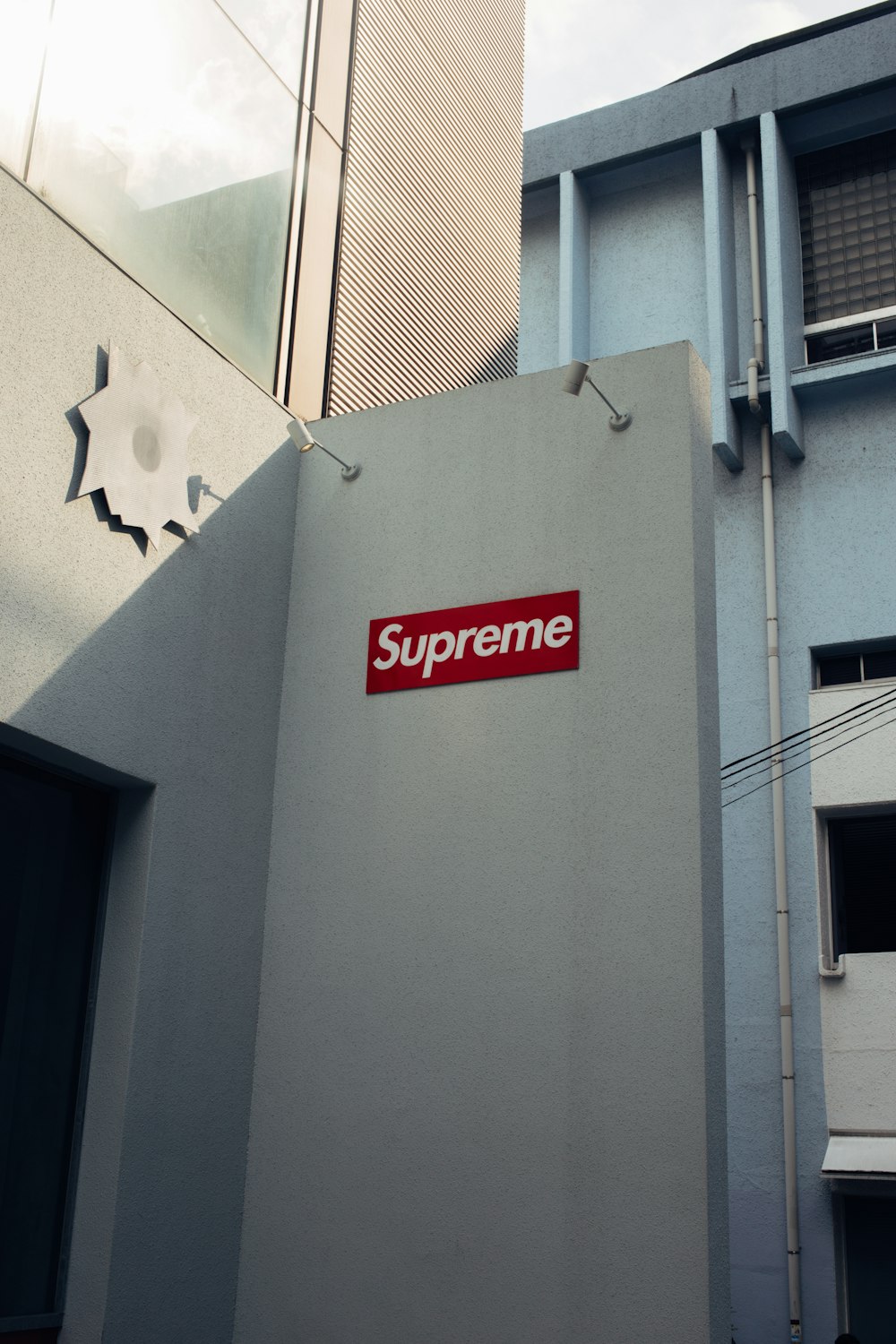 Supremeロゴ