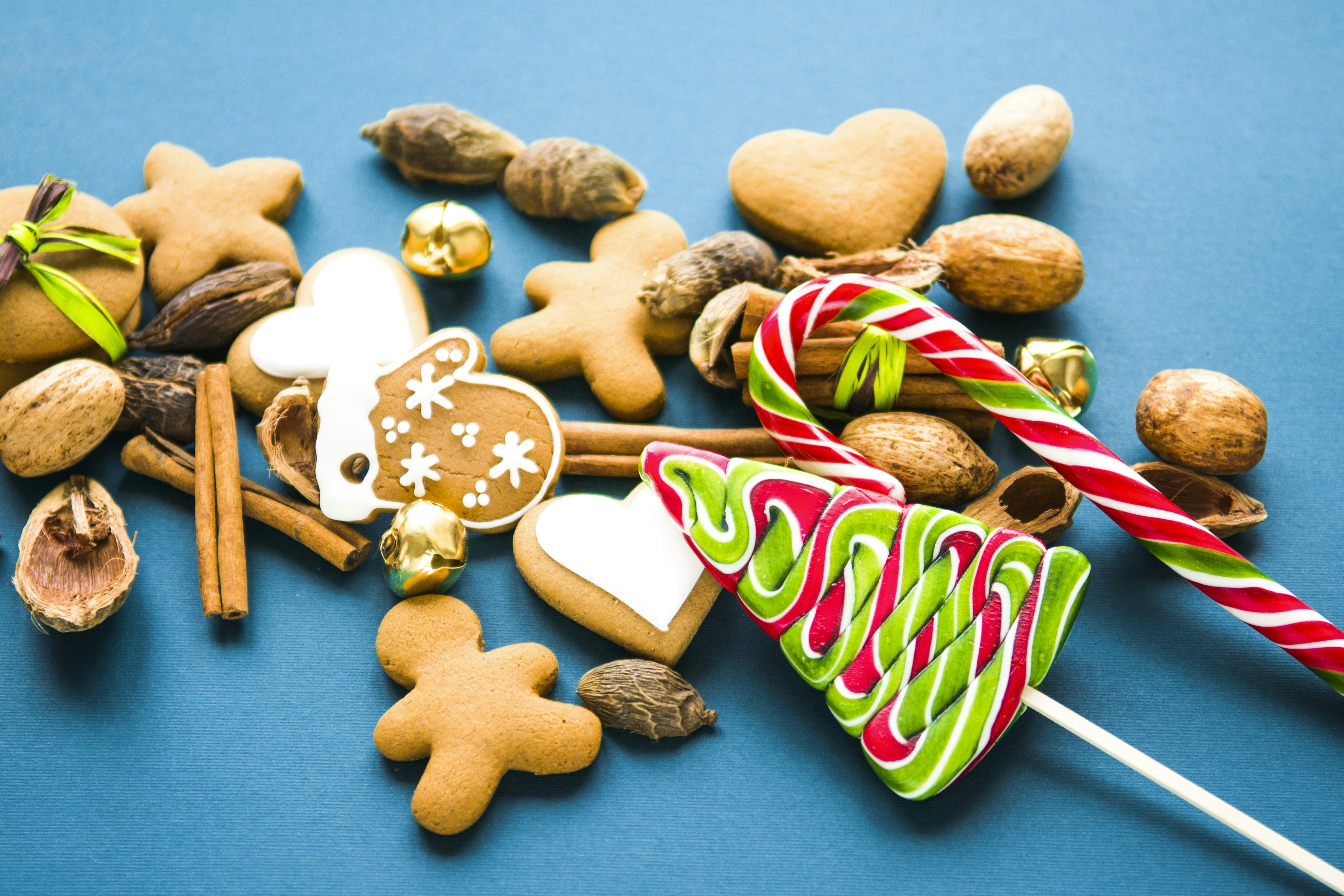Gingerbread, sweets, candy and cookies HD photo by Mira (@miroslava) on Unsplash