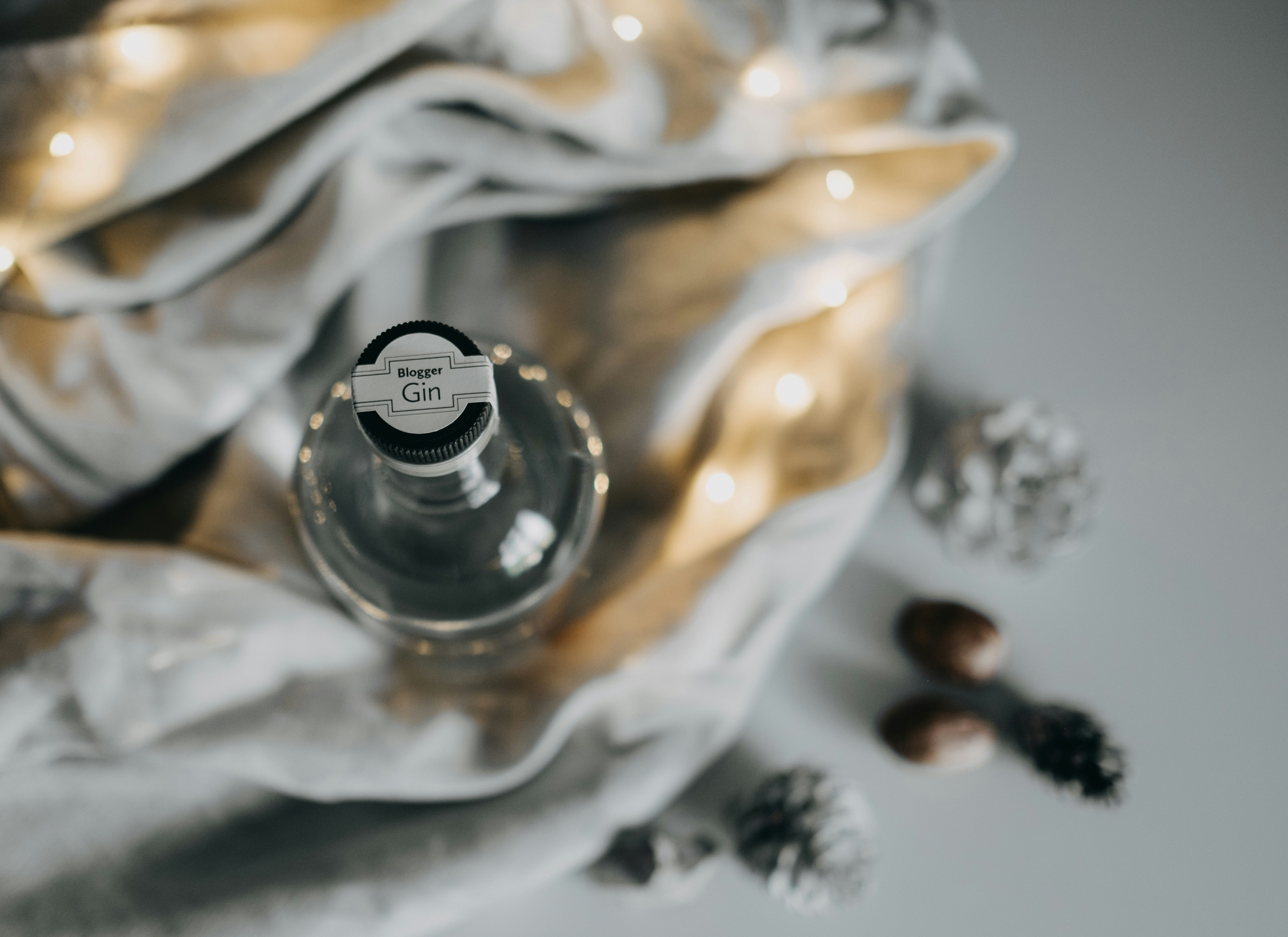 A blogger sharing her budgeting tips