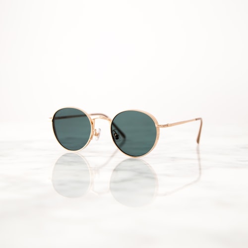 Sunglasses - Useful Gifts For Men With Good Fashion Sense /  Charles Deluvio / unsplash