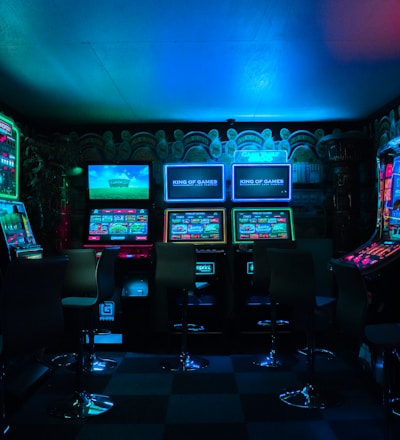 gaming room with arcade machines