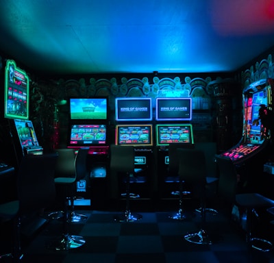 gaming room with arcade machines