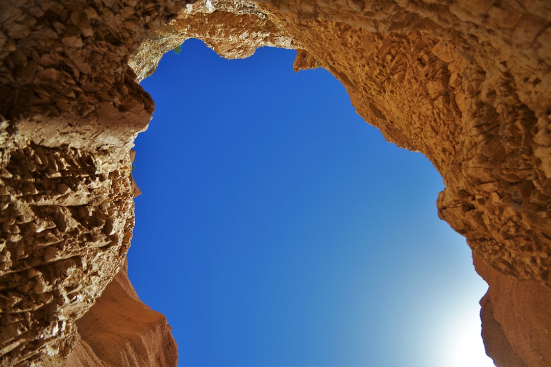 bottom view of rocks,