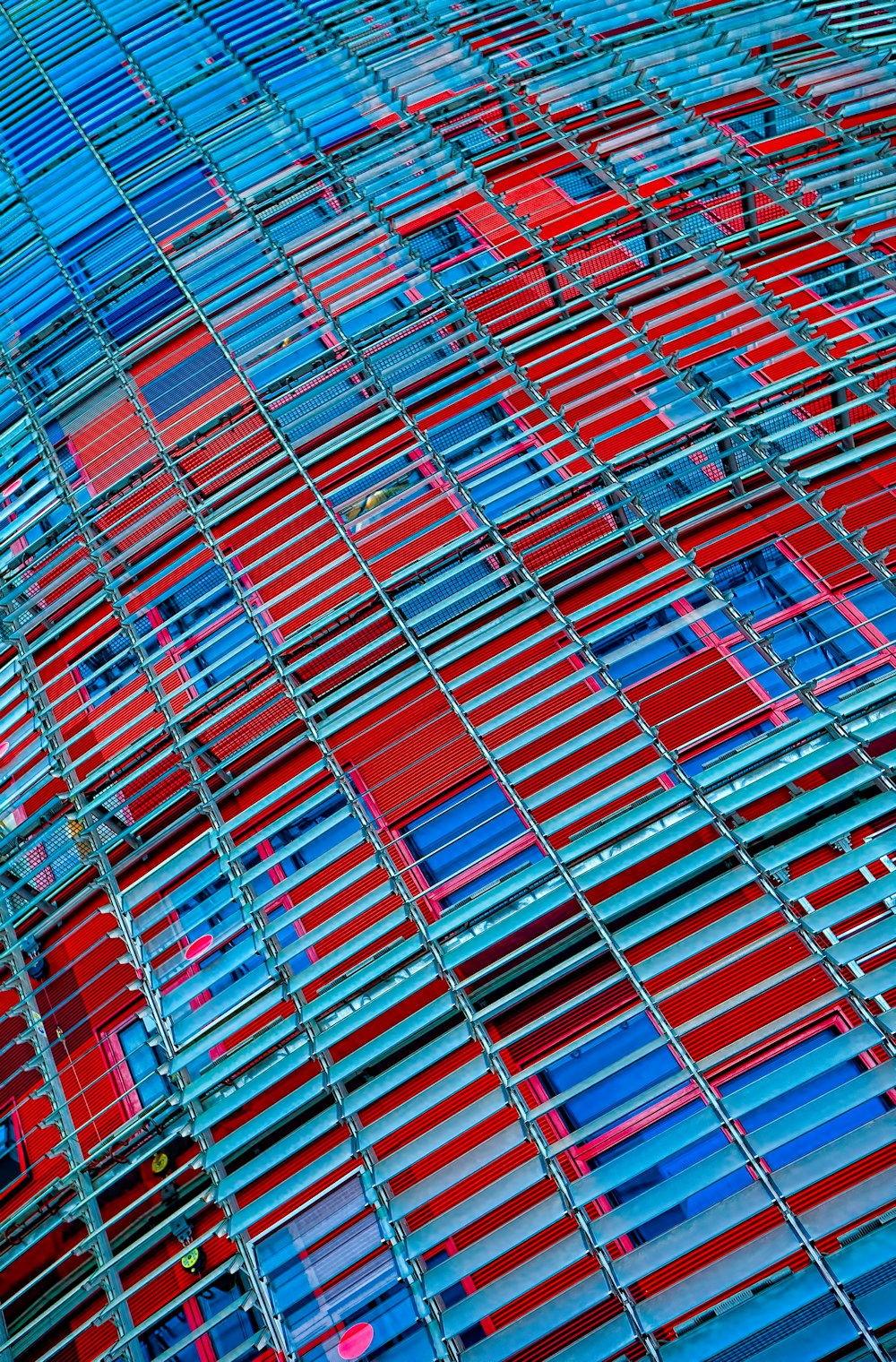 illustration de bâtiment en verre rouge et clair