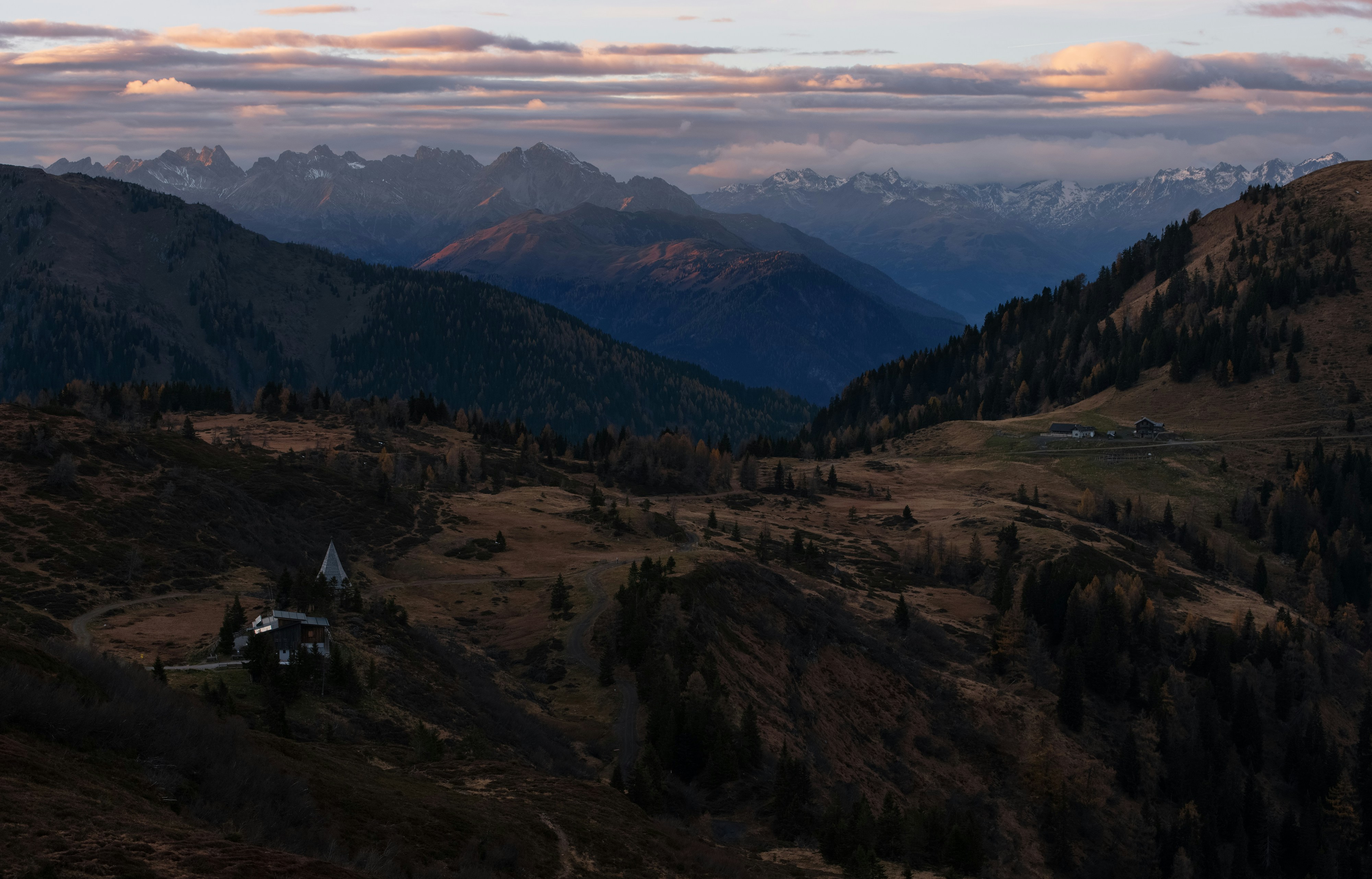 Photographie de montagne à vol d’oiseau