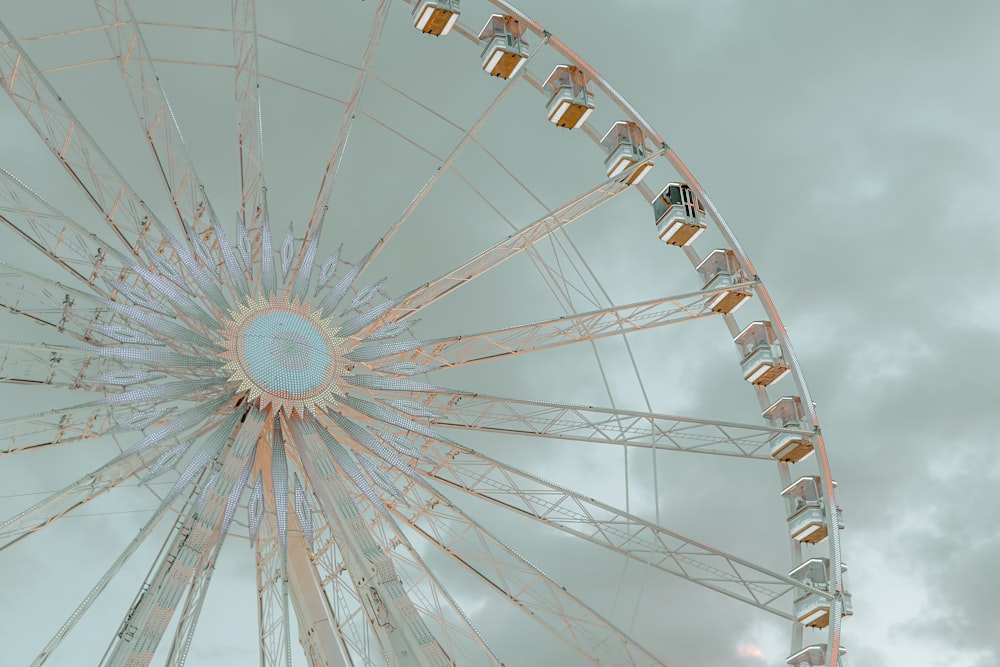 ferris wheel under stratocumulus clouds