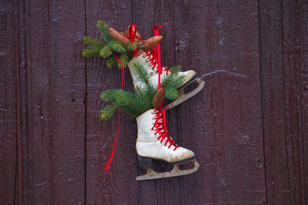 par de decorações de parede de patins de gelo branco