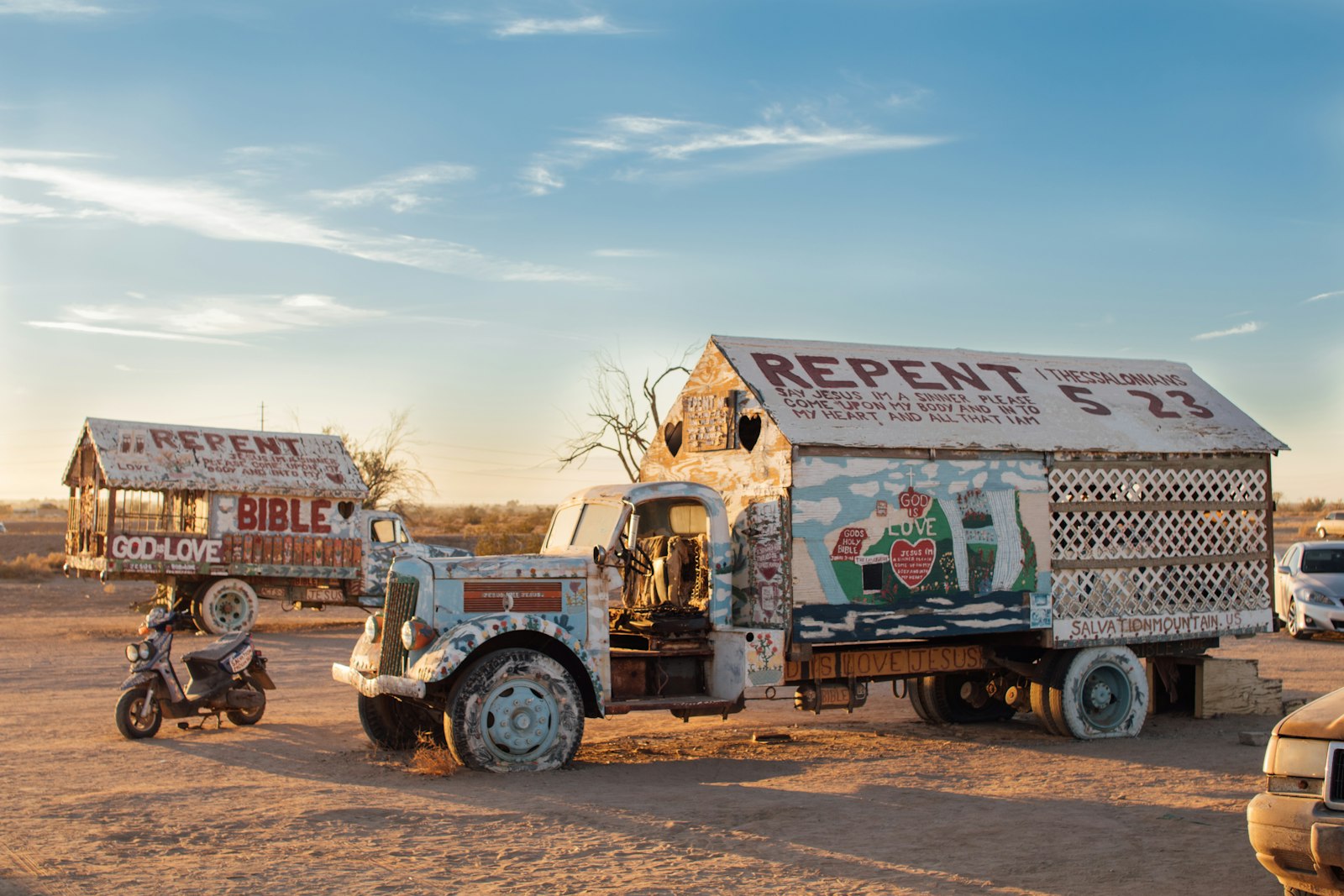 Canon EOS 80D + Sigma 30mm F1.4 EX DC HSM sample photo. Store truck parked on photography