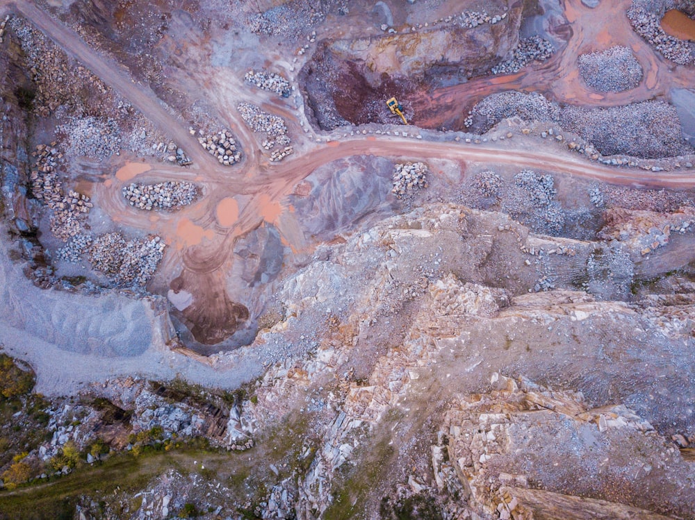 昼間の鉱区の航空写真