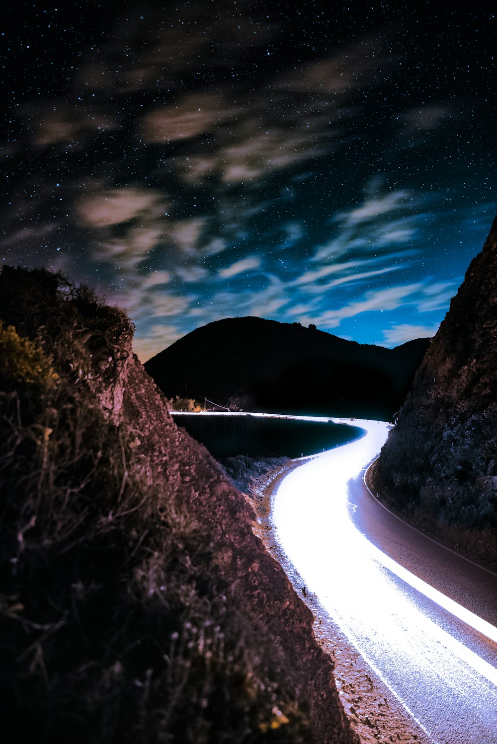 Fotografía de lapso de tiempo de carretera