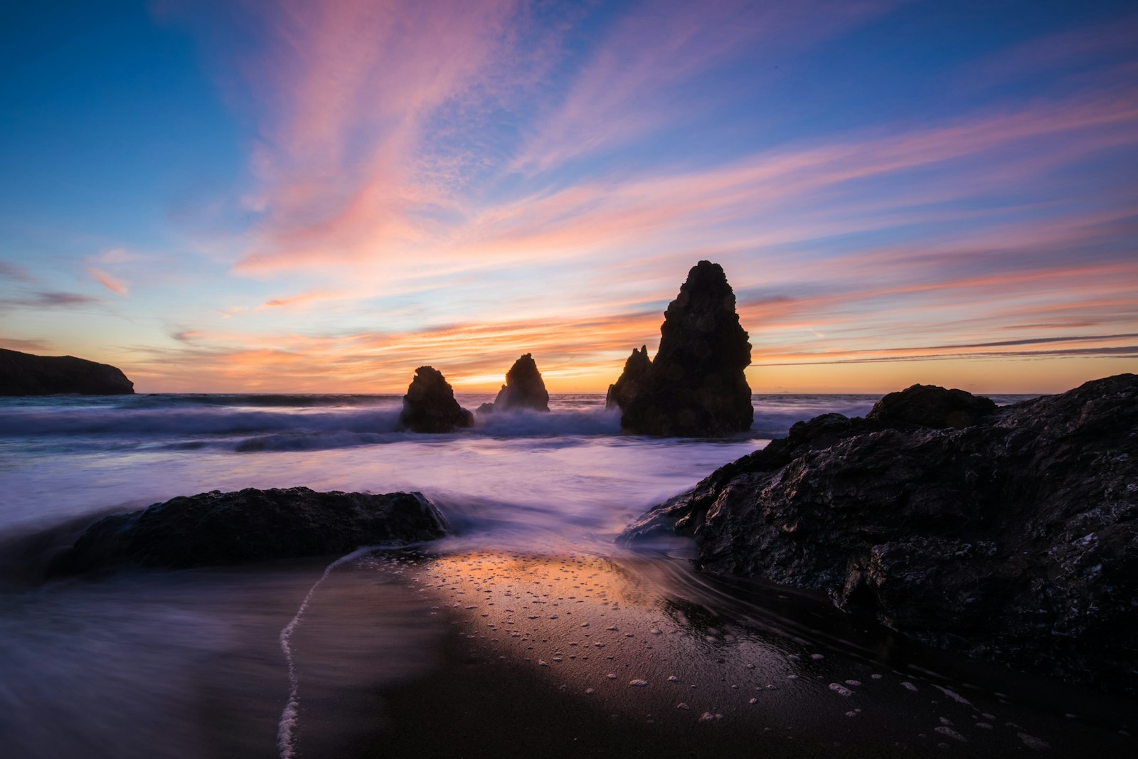 Canon EOS 5D Mark IV + Canon EF 16-35mm F4L IS USM sample photo. Rock monument beside water photography