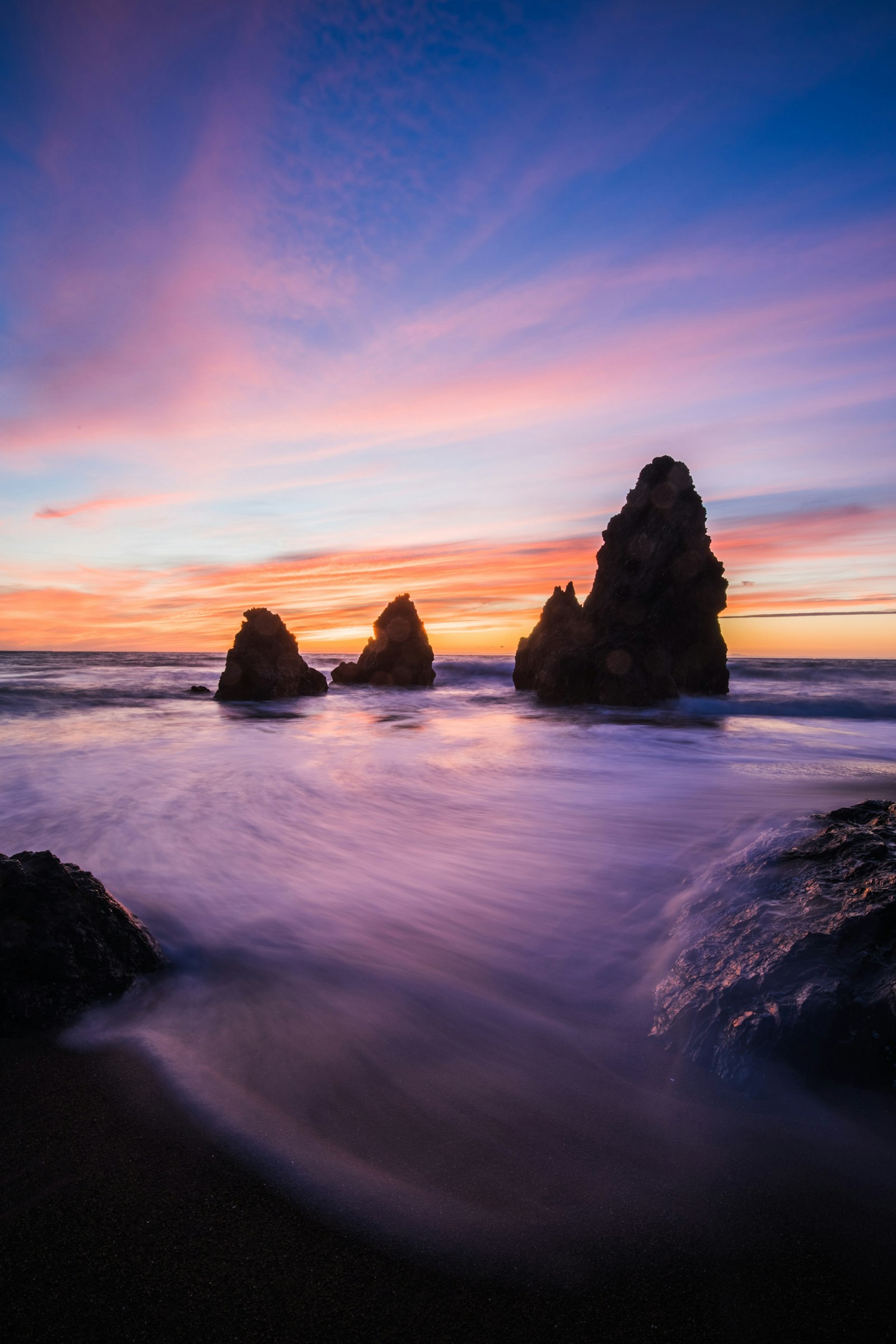 Canon EOS 5D Mark IV + Canon EF 16-35mm F4L IS USM sample photo. Rock formations in body photography